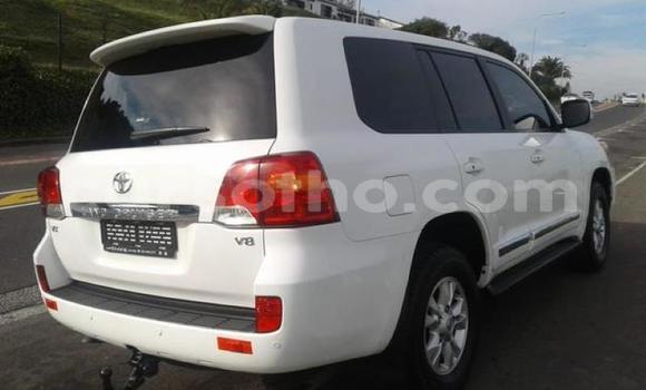 Buy Used Toyota Land Cruiser White Car in Mokhotlong in Berea Buy Used Toyota Land Cruiser White Car in Mokhotlong in Berea