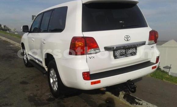 Buy Used Toyota Land Cruiser White Car in Mokhotlong in Berea Buy Used Toyota Land Cruiser White Car in Mokhotlong in Berea