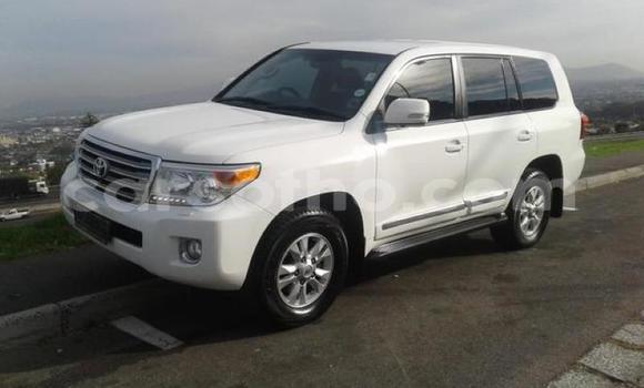 Buy Used Toyota Land Cruiser White Car in Mokhotlong in Berea Buy Used Toyota Land Cruiser White Car in Mokhotlong in Berea