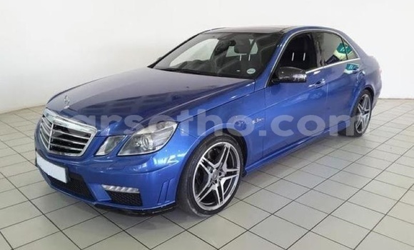 Sayi Na hannu Mercedes-Benz E–Class Blue Mota in Maseru a Maseru Sayi Na hannu Mercedes-Benz E–Class Blue Mota in Maseru a Maseru