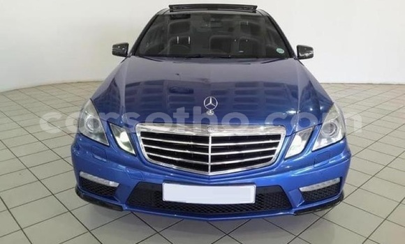 Sayi Na hannu Mercedes-Benz E–Class Blue Mota in Maseru a Maseru Sayi Na hannu Mercedes-Benz E–Class Blue Mota in Maseru a Maseru