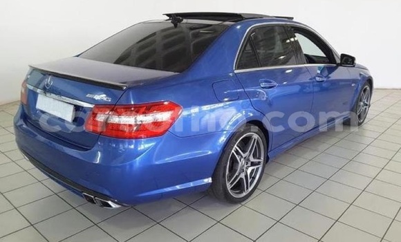 Sayi Na hannu Mercedes-Benz E–Class Blue Mota in Maseru a Maseru Sayi Na hannu Mercedes-Benz E–Class Blue Mota in Maseru a Maseru