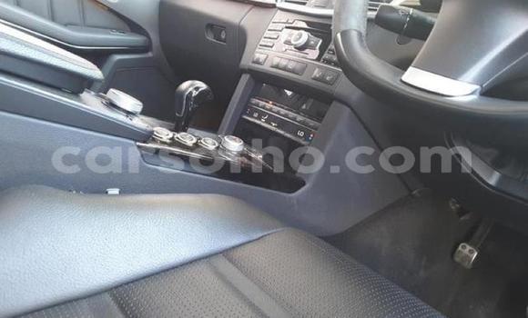 Sayi Na hannu Mercedes-Benz E–Class Blue Mota in Maseru a Maseru Sayi Na hannu Mercedes-Benz E–Class Blue Mota in Maseru a Maseru