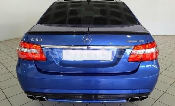 Sayi Na hannu Mercedes-Benz E–Class Blue Mota in Maseru a Maseru Sayi Na hannu Mercedes-Benz E–Class Blue Mota in Maseru a Maseru