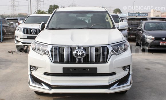 Acheter Import Voiture Toyota Prado Blanc à Import - Dubai, Maseru Acheter Import Voiture Toyota Prado Blanc à Import - Dubai, Maseru