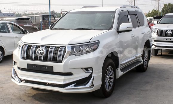 Acheter Import Voiture Toyota Prado Blanc à Import - Dubai, Maseru Acheter Import Voiture Toyota Prado Blanc à Import - Dubai, Maseru