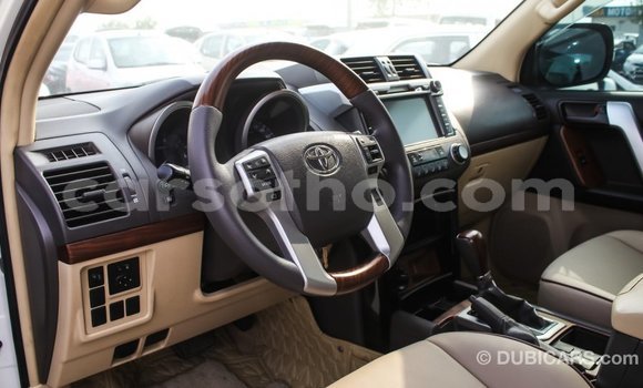 Acheter Import Voiture Toyota Prado Blanc à Import - Dubai, Maseru Acheter Import Voiture Toyota Prado Blanc à Import - Dubai, Maseru