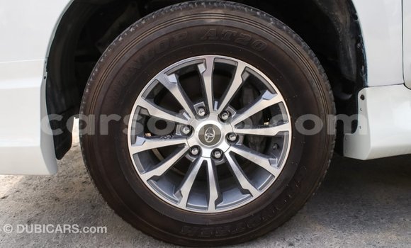 Acheter Import Voiture Toyota Prado Blanc à Import - Dubai, Maseru Acheter Import Voiture Toyota Prado Blanc à Import - Dubai, Maseru