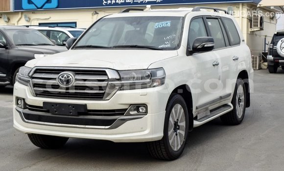 Buy Import Toyota Land Cruiser White Car in Import - Dubai in Maseru Buy Import Toyota Land Cruiser White Car in Import - Dubai in Maseru