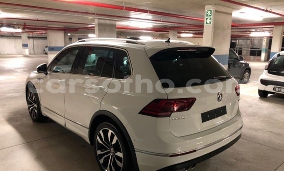 Sayi Na hannu Volkswagen Tiguan White Mota in Thaba–Tseka a Mafeteng Sayi Na hannu Volkswagen Tiguan White Mota in Thaba–Tseka a Mafeteng