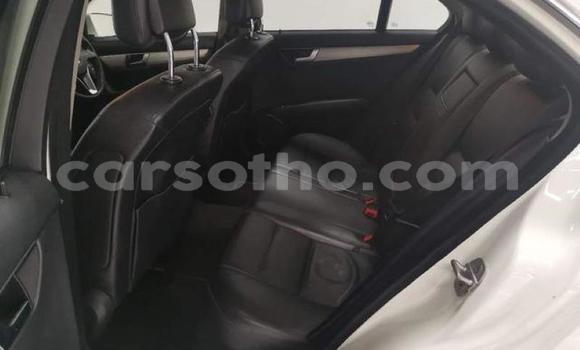 Acheter Occasion Voiture Mercedes-Benz C–Class Blanc à Maseru, Maseru Acheter Occasion Voiture Mercedes-Benz C–Class Blanc à Maseru, Maseru