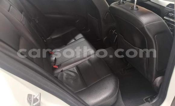 Acheter Occasion Voiture Mercedes-Benz C–Class Blanc à Maseru, Maseru Acheter Occasion Voiture Mercedes-Benz C–Class Blanc à Maseru, Maseru