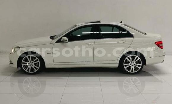 Acheter Occasion Voiture Mercedes-Benz C–Class Blanc à Maseru, Maseru Acheter Occasion Voiture Mercedes-Benz C–Class Blanc à Maseru, Maseru