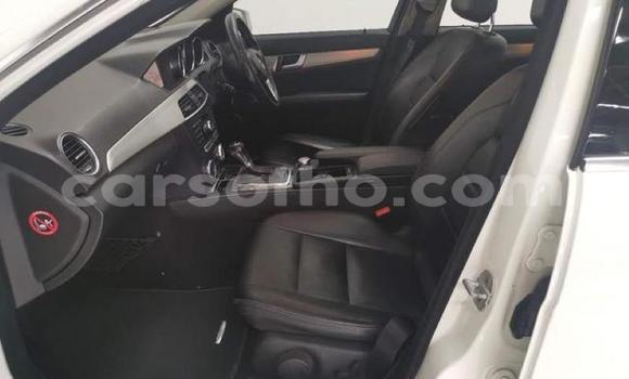 Acheter Occasion Voiture Mercedes-Benz C–Class Blanc à Maseru, Maseru Acheter Occasion Voiture Mercedes-Benz C–Class Blanc à Maseru, Maseru