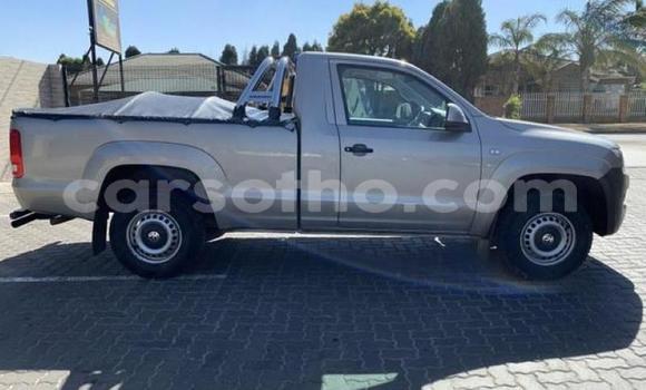 Sayi Na hannu Volkswagen Amarok Beige Mota in Maseru a Maseru Sayi Na hannu Volkswagen Amarok Beige Mota in Maseru a Maseru