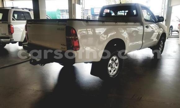 Buy Used Toyota Hilux White Car in Maseru in Maseru Buy Used Toyota Hilux White Car in Maseru in Maseru