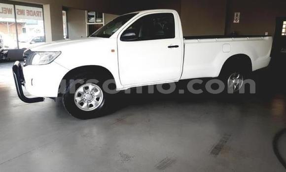 Buy Used Toyota Hilux White Car in Maseru in Maseru Buy Used Toyota Hilux White Car in Maseru in Maseru