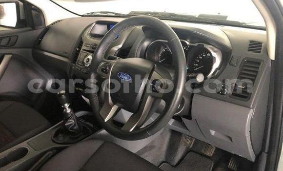 اشتري مستعمل Ford Ranger White سيارة في Hlotse في Leribe اشتري مستعمل Ford Ranger White سيارة في Hlotse في Leribe