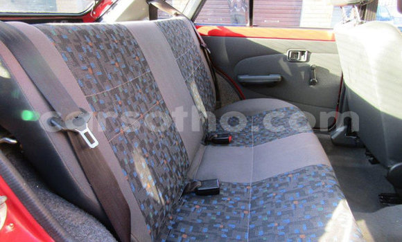 اشتري مستعمل Mazda 323 Red سيارة في Butha Buthe في Butha-Buthe اشتري مستعمل Mazda 323 Red سيارة في Butha Buthe في Butha-Buthe