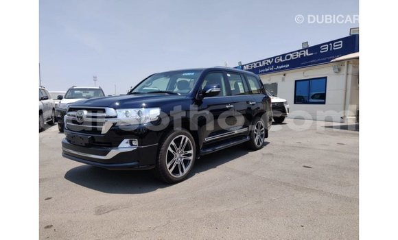 Sayi Imported Toyota Land Cruiser Black Mota in Import - Dubai a Maseru Sayi Imported Toyota Land Cruiser Black Mota in Import - Dubai a Maseru
