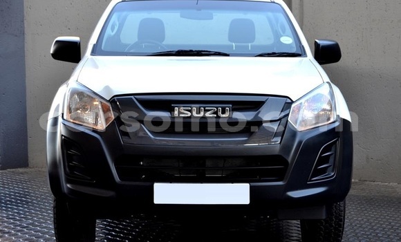 Sayi Na hannu Isuzu KB White Mota in Maseru a Maseru Sayi Na hannu Isuzu KB White Mota in Maseru a Maseru