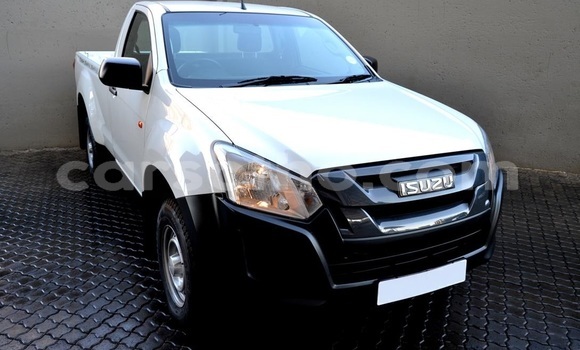 Sayi Na hannu Isuzu KB White Mota in Maseru a Maseru Sayi Na hannu Isuzu KB White Mota in Maseru a Maseru