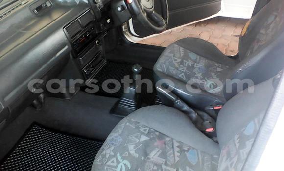 اشتري مستعمل Mazda 323 White سيارة في Maputsoa في Leribe اشتري مستعمل Mazda 323 White سيارة في Maputsoa في Leribe