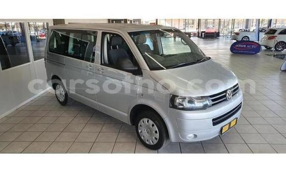 Buy Used Volkswagen Caravelle White Car in Maseru in Maseru Buy Used Volkswagen Caravelle White Car in Maseru in Maseru
