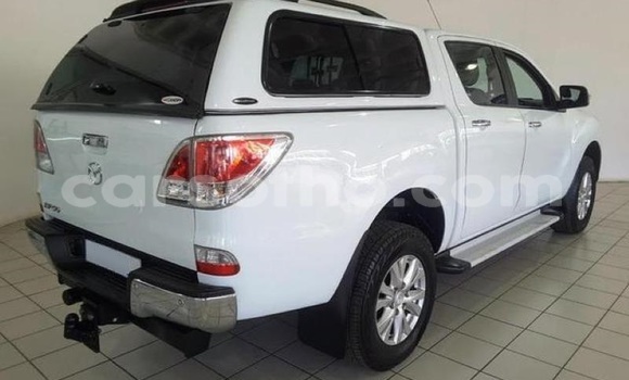 Sayi Na hannu Mazda BT-50 White Mota in Maseru a Maseru Sayi Na hannu Mazda BT-50 White Mota in Maseru a Maseru