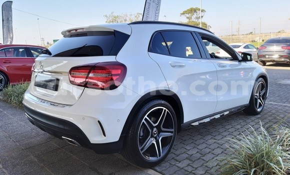 اشتري مستعمل Mercedes-Benz GLA-klasse White سيارة في Mohale's Hoek في Mohale's Hoek اشتري مستعمل Mercedes-Benz GLA-klasse White سيارة في Mohale's Hoek في Mohale's Hoek