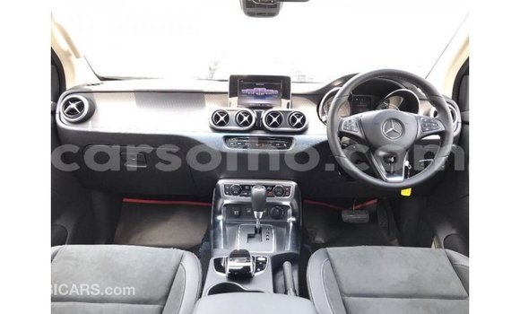 Sayi Imported Mercedes-Benz 250 Blue Mota in Import - Dubai a Maseru Sayi Imported Mercedes-Benz 250 Blue Mota in Import - Dubai a Maseru