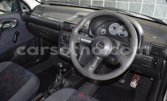 Sayi Na hannu Opel Corsa Silver Mota in Butha–Buthe a Thaba-Tseka Sayi Na hannu Opel Corsa Silver Mota in Butha–Buthe a Thaba-Tseka