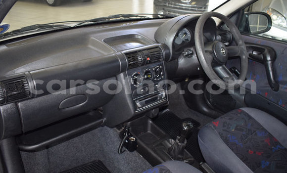 Sayi Na hannu Opel Corsa Silver Mota in Butha–Buthe a Thaba-Tseka Sayi Na hannu Opel Corsa Silver Mota in Butha–Buthe a Thaba-Tseka