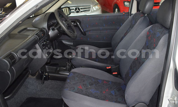 Sayi Na hannu Opel Corsa Silver Mota in Butha–Buthe a Thaba-Tseka Sayi Na hannu Opel Corsa Silver Mota in Butha–Buthe a Thaba-Tseka