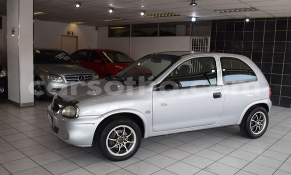 Sayi Na hannu Opel Corsa Silver Mota in Butha–Buthe a Thaba-Tseka Sayi Na hannu Opel Corsa Silver Mota in Butha–Buthe a Thaba-Tseka