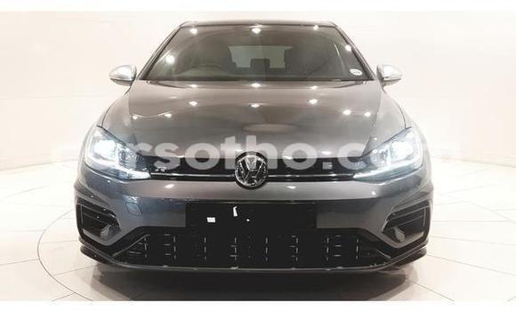 Sayi Na hannu Volkswagen Golf R Silver Mota in Butha–Buthe a Thaba-Tseka Sayi Na hannu Volkswagen Golf R Silver Mota in Butha–Buthe a Thaba-Tseka