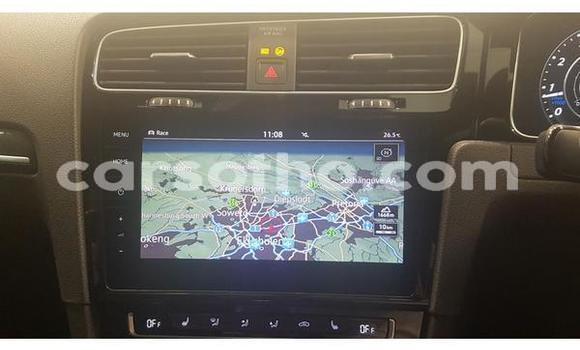 Sayi Na hannu Volkswagen Golf R Silver Mota in Butha–Buthe a Thaba-Tseka Sayi Na hannu Volkswagen Golf R Silver Mota in Butha–Buthe a Thaba-Tseka