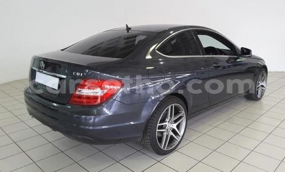 Sayi Na hannu Mercedes-Benz C–Class Black Mota in Maseru a Maseru Sayi Na hannu Mercedes-Benz C–Class Black Mota in Maseru a Maseru