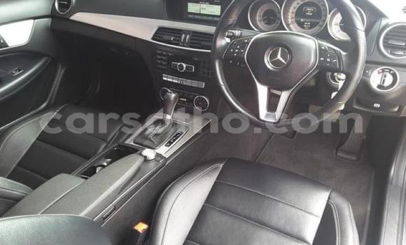 Sayi Na hannu Mercedes-Benz C–Class Black Mota in Maseru a Maseru Sayi Na hannu Mercedes-Benz C–Class Black Mota in Maseru a Maseru