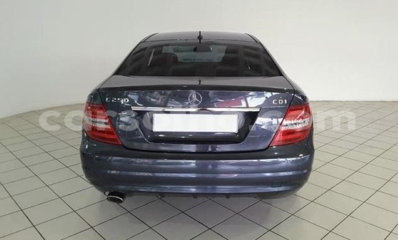 Sayi Na hannu Mercedes-Benz C–Class Black Mota in Maseru a Maseru Sayi Na hannu Mercedes-Benz C–Class Black Mota in Maseru a Maseru