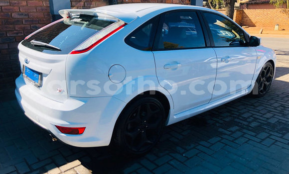 Acheter Occasion Voiture Ford Focus Blanc à Maputsoa, Leribe Acheter Occasion Voiture Ford Focus Blanc à Maputsoa, Leribe