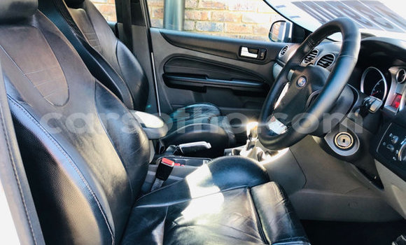 Acheter Occasion Voiture Ford Focus Blanc à Maputsoa, Leribe Acheter Occasion Voiture Ford Focus Blanc à Maputsoa, Leribe