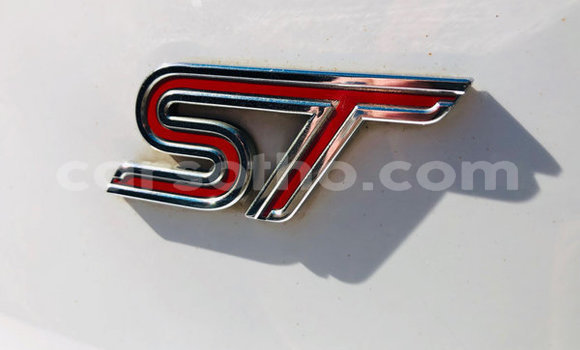 Acheter Occasion Voiture Ford Focus Blanc à Maputsoa, Leribe Acheter Occasion Voiture Ford Focus Blanc à Maputsoa, Leribe