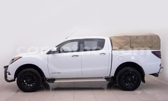 Buy Used Mazda BT-50 White Car in Mafeteng in Mafeteng Buy Used Mazda BT-50 White Car in Mafeteng in Mafeteng