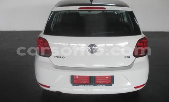Buy Used Volkswagen Polo White Car in Hlotse in Leribe Buy Used Volkswagen Polo White Car in Hlotse in Leribe
