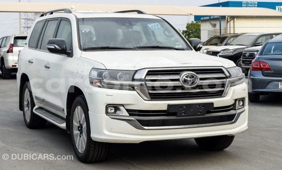 اشتري Imported Toyota Land Cruiser White سيارة في Import - Dubai في Maseru اشتري Imported Toyota Land Cruiser White سيارة في Import - Dubai في Maseru