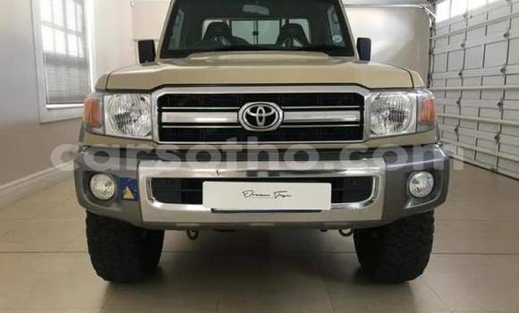 Acheter Occasion Voiture Toyota Land Cruiser Marron à Thaba–Tseka, Mafeteng Acheter Occasion Voiture Toyota Land Cruiser Marron à Thaba–Tseka, Mafeteng