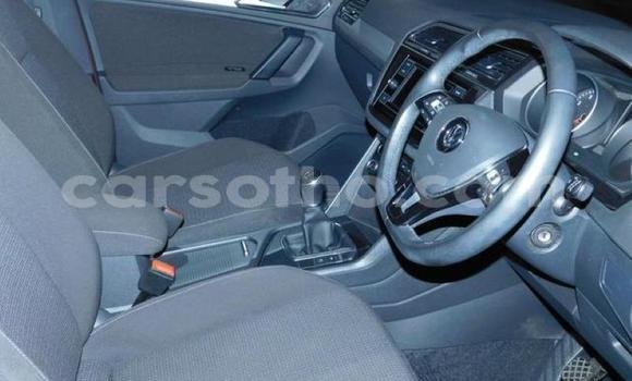 Sayi Na hannu Volkswagen Tiguan Red Mota in Butha–Buthe a Thaba-Tseka Sayi Na hannu Volkswagen Tiguan Red Mota in Butha–Buthe a Thaba-Tseka