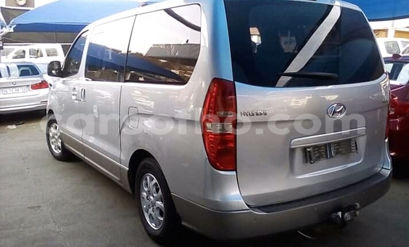 Buy Used Hyundai H1 White Car in Maseru in Maseru Buy Used Hyundai H1 White Car in Maseru in Maseru