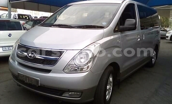 Buy Used Hyundai H1 White Car in Maseru in Maseru Buy Used Hyundai H1 White Car in Maseru in Maseru